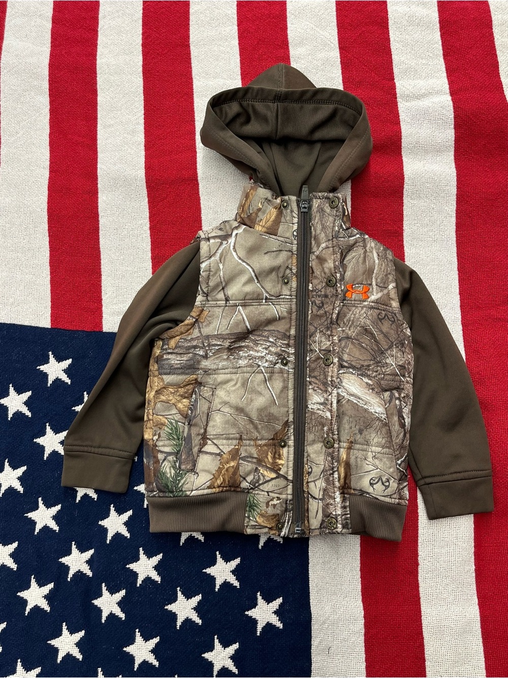 Under Armour Brown Camo Hooded Pullover Jacket with Olive Sleeves Size 2T